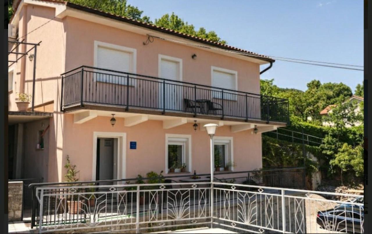 Apartment Bregi**** *